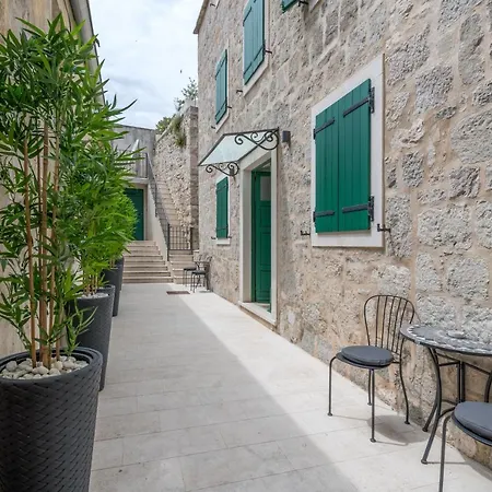 Casa Aurum - Vibes Split